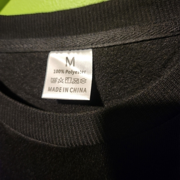 Nwot womens buffalo sweatshirt - Picture 2 of 6